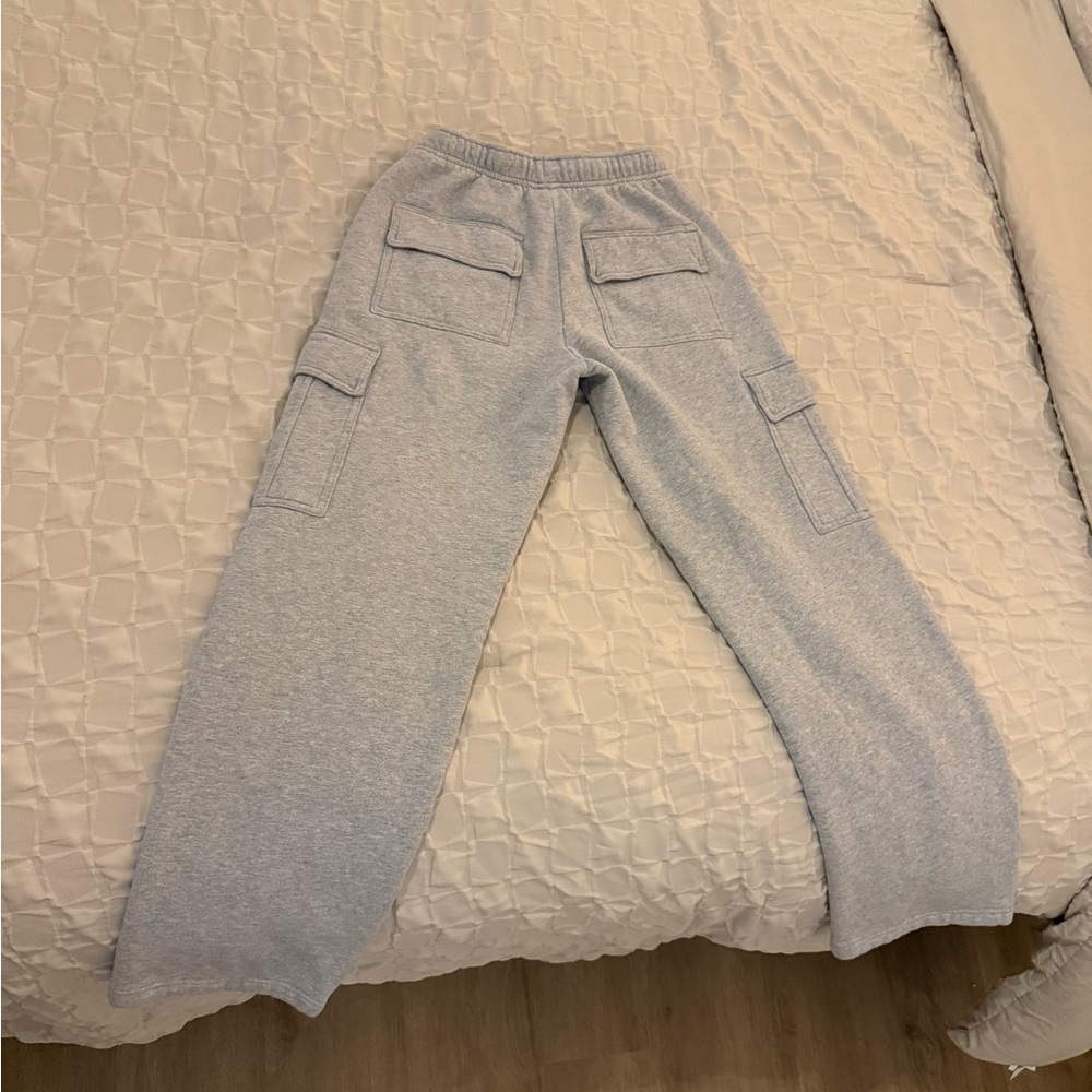 Aritzia Cozy Sweatfleece Mega Cargo Sweatpant - Picture 2 of 3